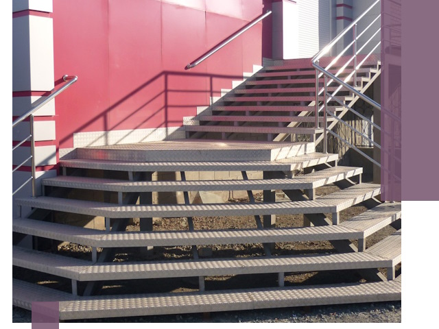 Лестницы для магазина в Нальчике — изготовление и монтаж