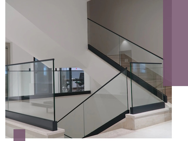 Стеклянные перила премиум-класса с установкой в Нальчике