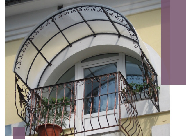 Козырьки над балконом в Нальчике — изготовление и монтаж