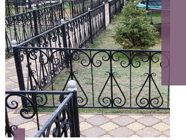 Кованые газонные ограждения под ключ в Нальчике